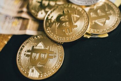 How to settle all crypto payments into one currency while staying non-custodial