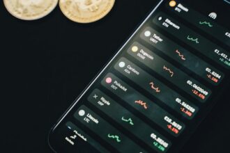 Settlement cycle vs instant settlement for digital merchants